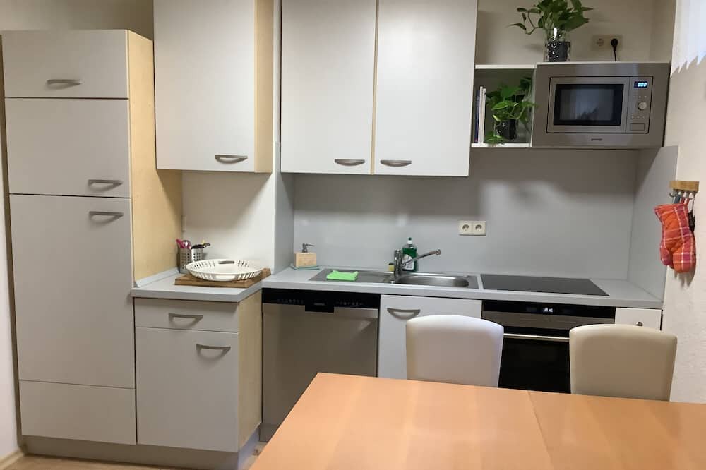 Rothhelmshausen Apartment | Apartment "Land und Leute 1" with Private Terrace & Wi-Fi