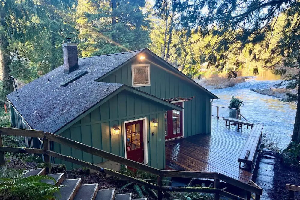 Kalama Cabin | Cozy Cabin on the River