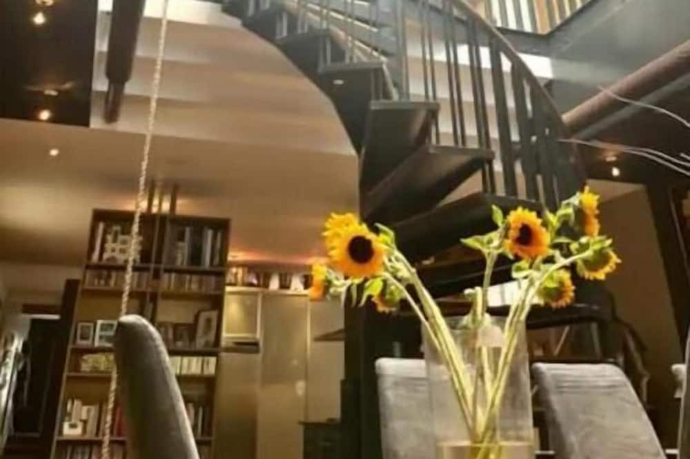 De Weteringschans Apartment | Glorious 2 level Penthouse-Loft