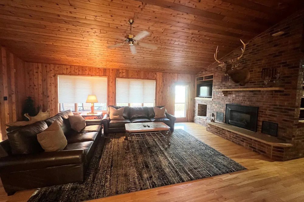 Richville Cabin | Cozy Lakefront Home, 3Br/2Bth Dead Lake, MN