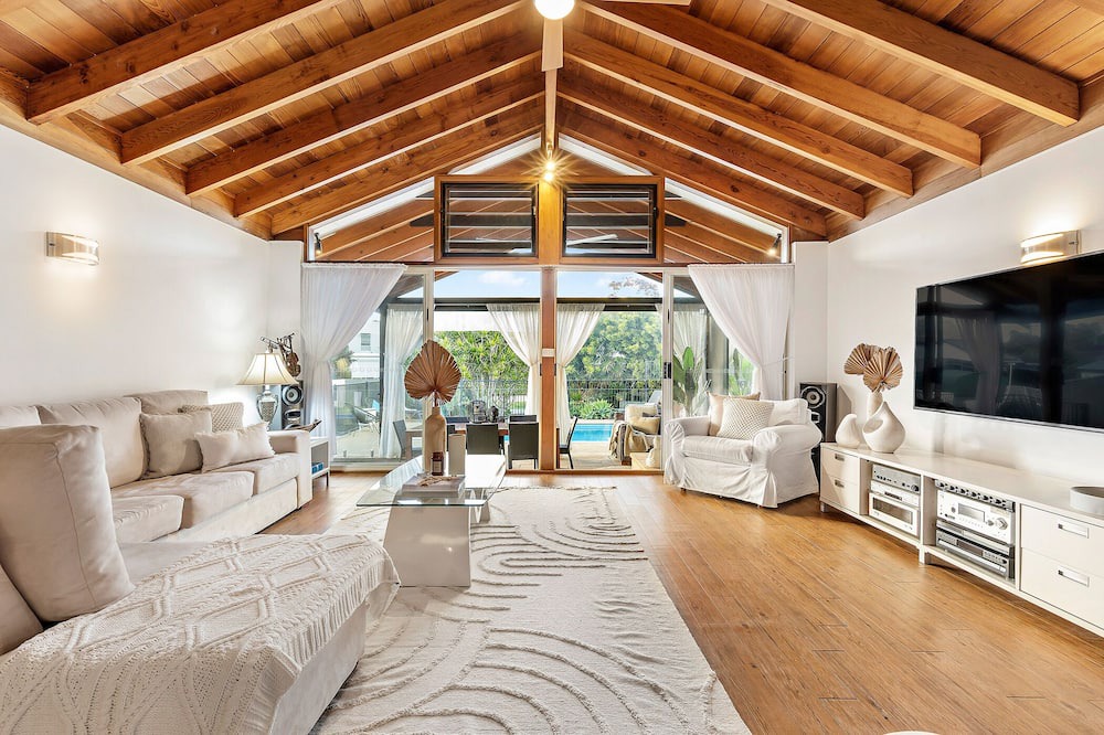 Valentine House | The Boat house with private jetty