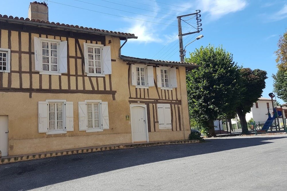 Saramon House | Maison de Village Avec Jardin - Quartier du Château - Saramon