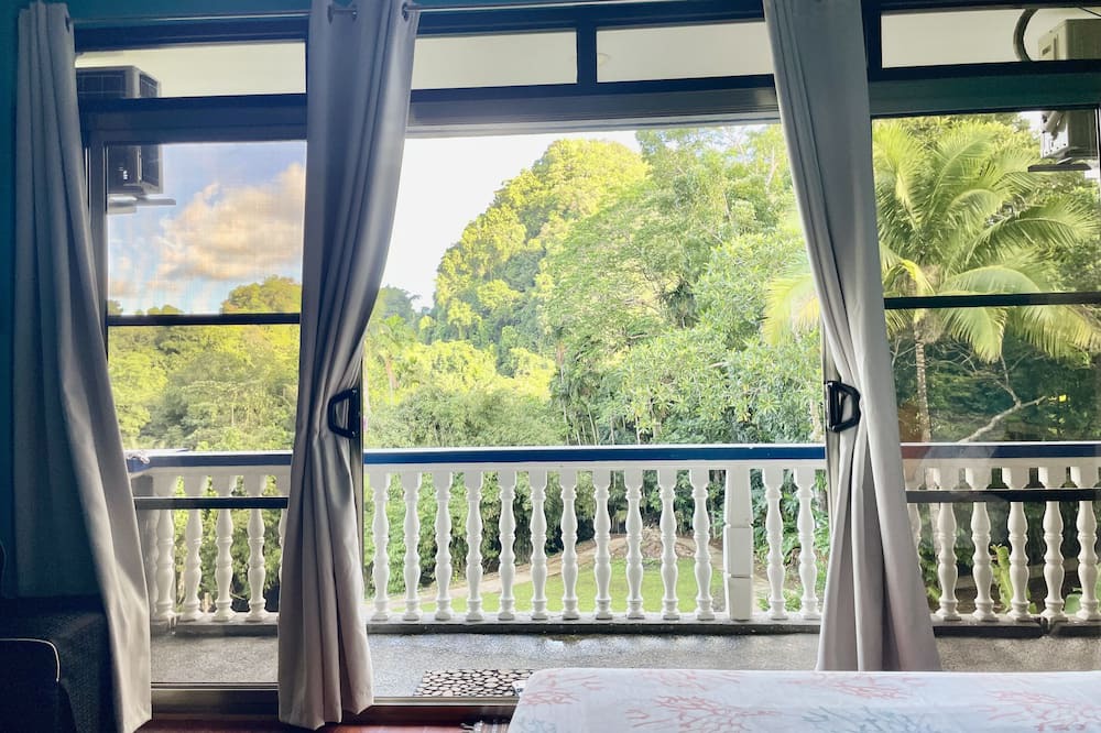 Koror Apartment | Ngermid Oasis - Spacious Studio Loft W/ Kitchen & Garden Views