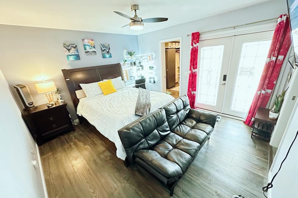 Mira Mesa Apartment | Cozy Bedroom w private bath in Mira Mesa