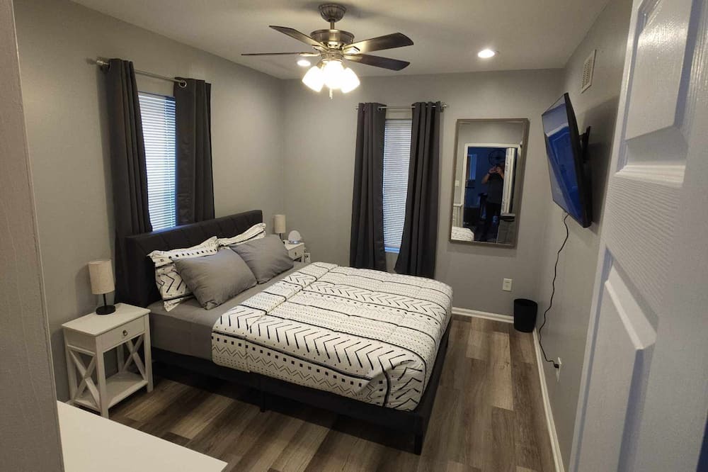 Manville Apartment | Cozy fully furnished unit in charming Manville NJ