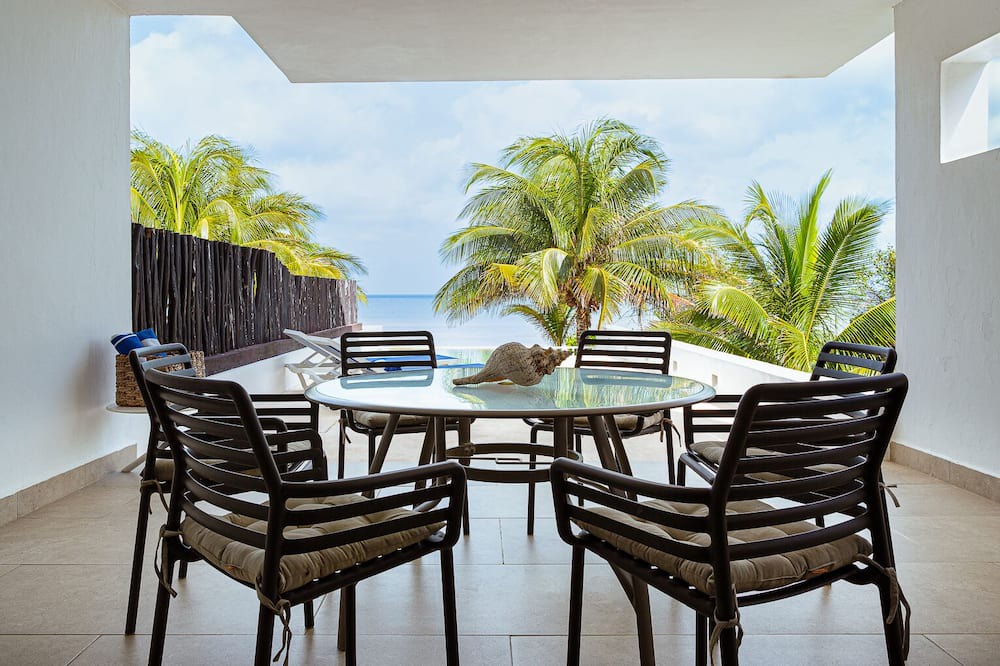 San Benito Villa | La Casa de Mimi Modern and Renovated Water Front Beach House