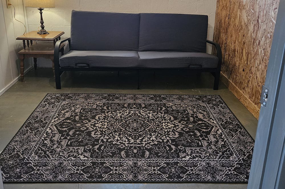 Silver Creek Village Apartment | Cozy 1 room studio with access to bathhouse and coffee bar