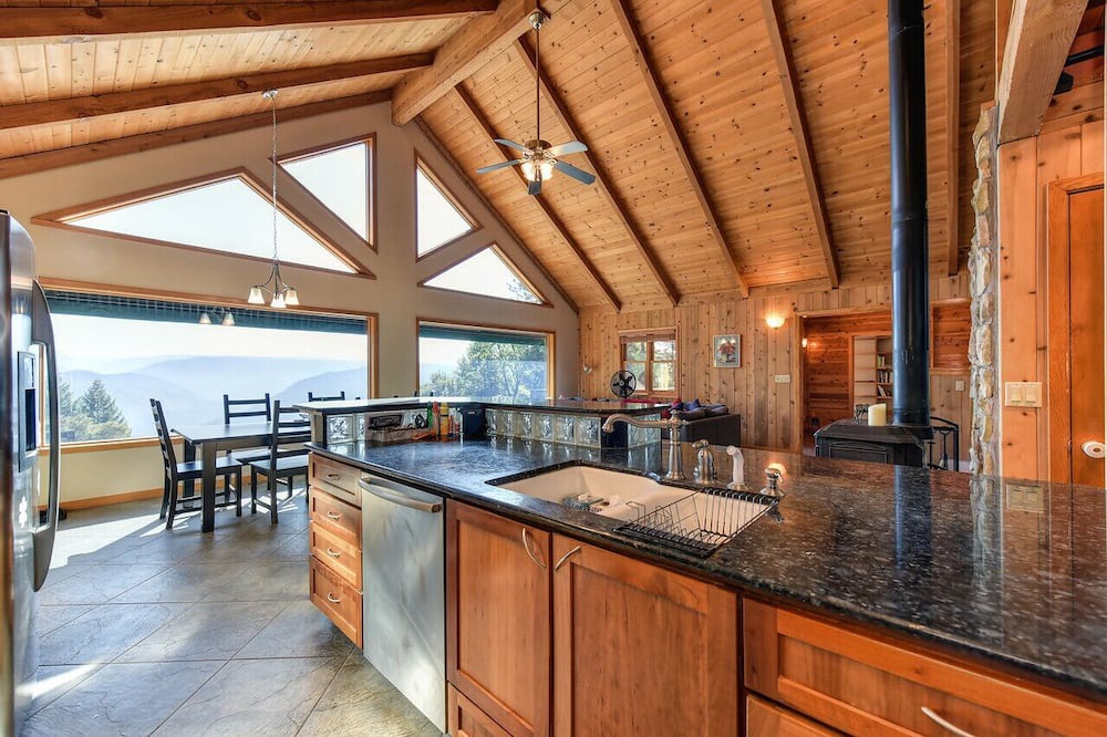 Gold Run House | Sierra Foothills Retreat