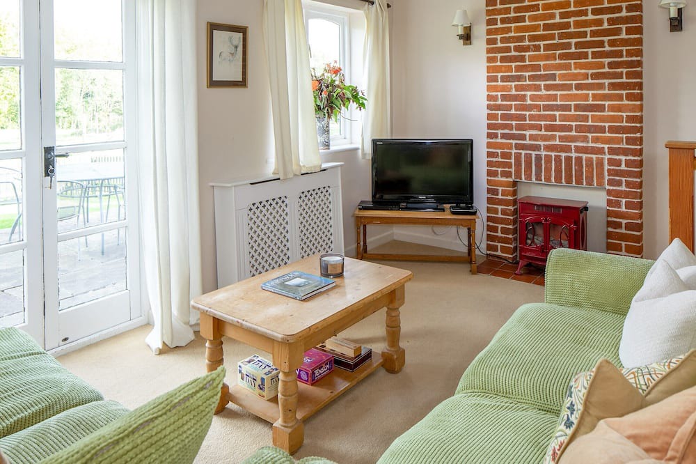Marshwood Cottage | This property is great for those looking for a quiet holiday home in the countryside.