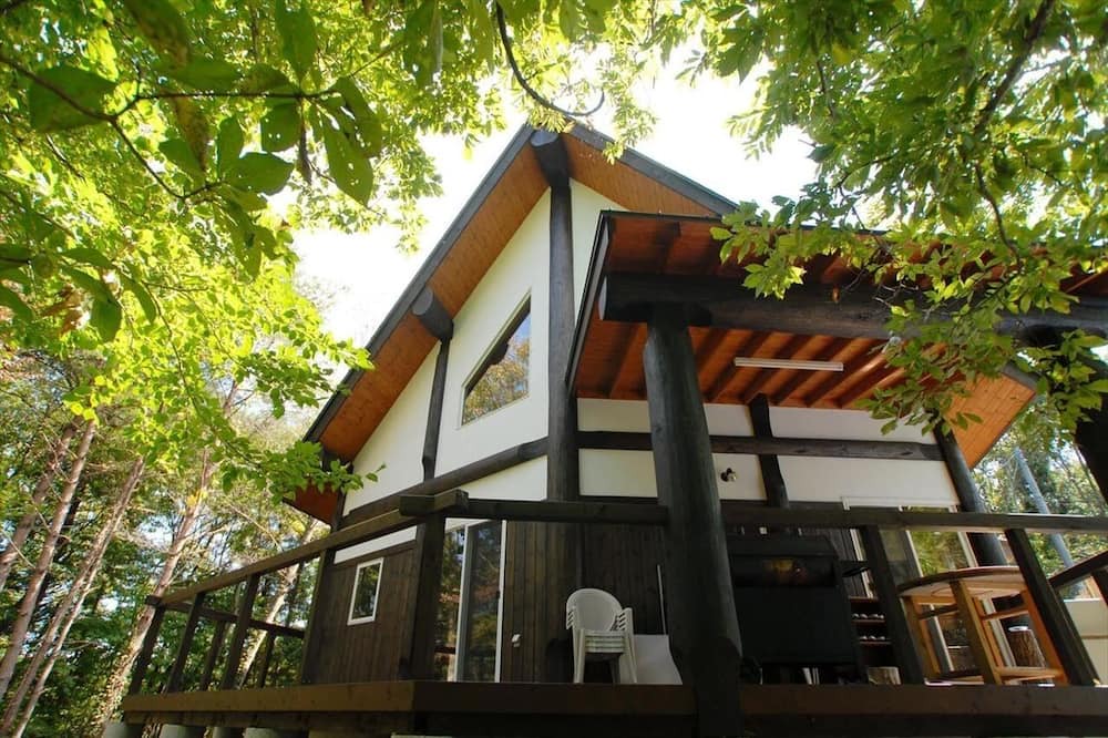 Kofu-cho RV Rental | Special Log Cottage 15 people Jacuzzi openai / Maniwa City Okayama