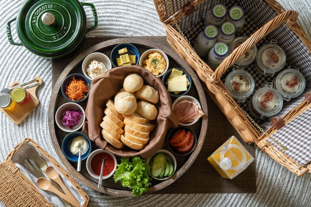 Tomamu RV Rental | 22 2 adultsbreakfast included Enjoy an elegant / Yufutsu District Hokkaidō