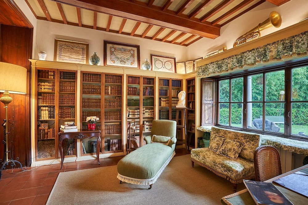 Quarrata Villa | Villa 'Magnifica Villa In Toscana' with Mountain View, Private Pool and Wi-Fi