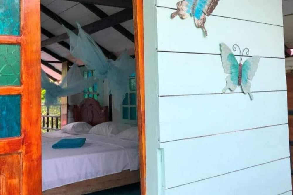 Capurgana Cottage | Family cabin near the sea, a quite and familiar place! Pets are allowed