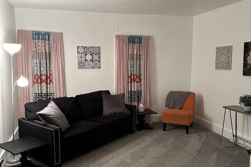 Blossburg Apartment | Cozy 2 bedroom apartment in downtown Blossburg