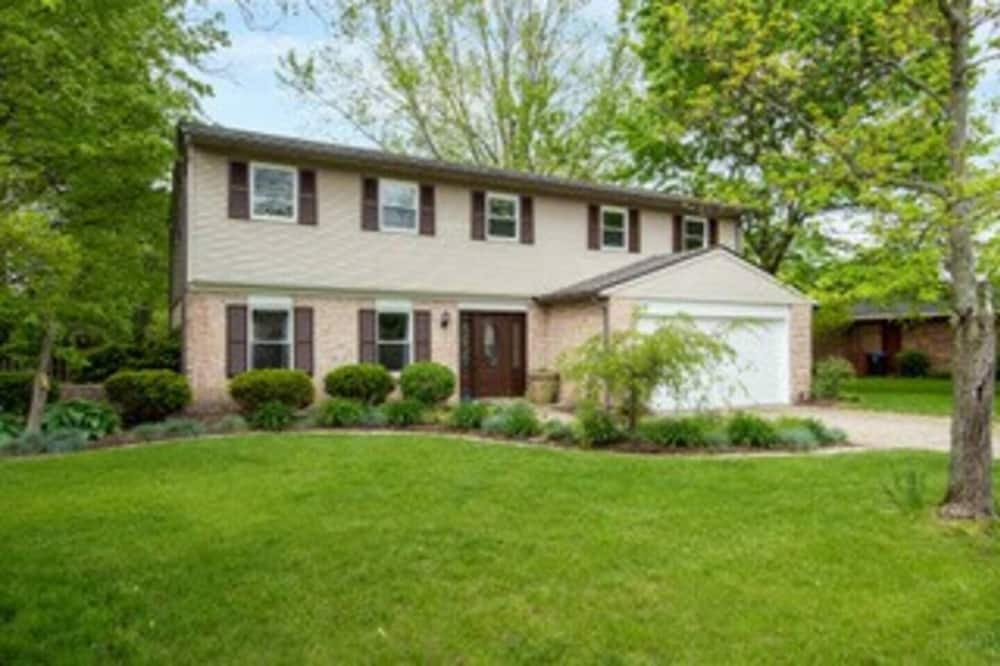 Centerville House | Family & Friends in Heart of Centerville 5bd/3ba!