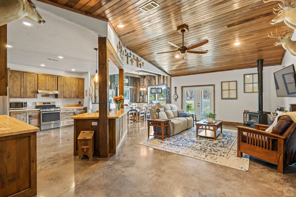 Harper House | Modern ranch retreat with rustic charm, Ping-Pong, BBQ, W/D, & firepit