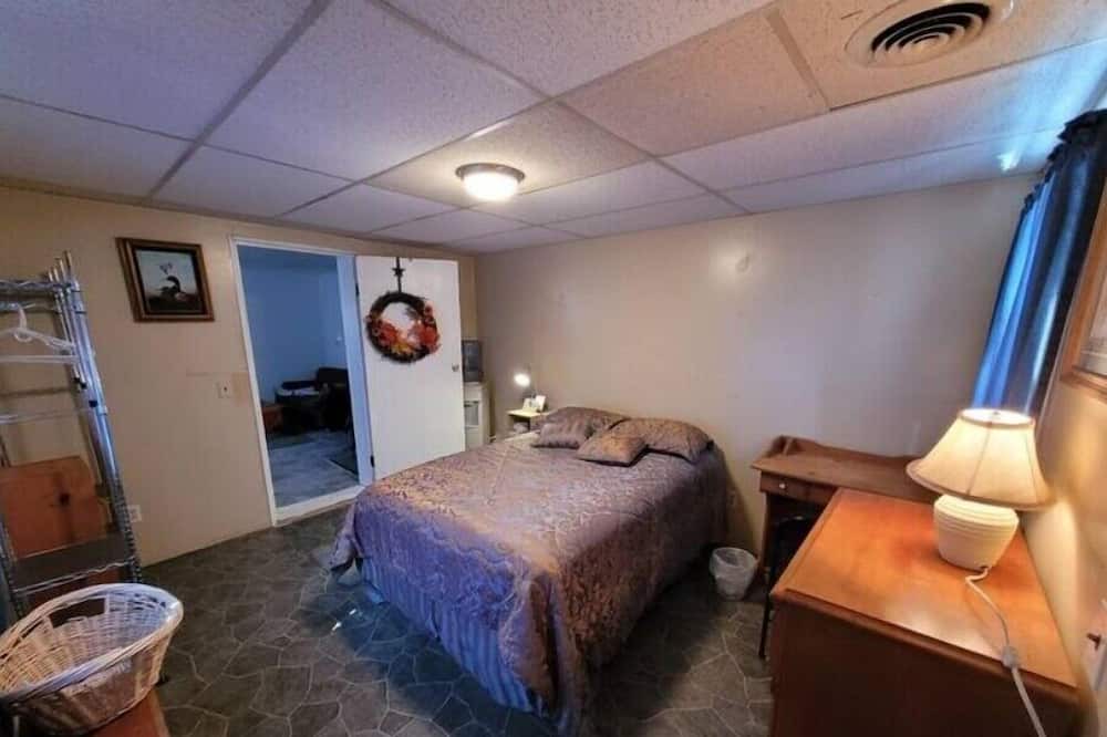 Meriden Apartment | Cozy private guest suite in rural home