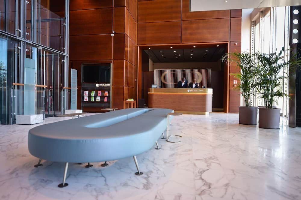 Rondo - Torretta House | Elegant Stay: Onsite Parking, Easy Access to Milan Cathedral! Steps to Metro