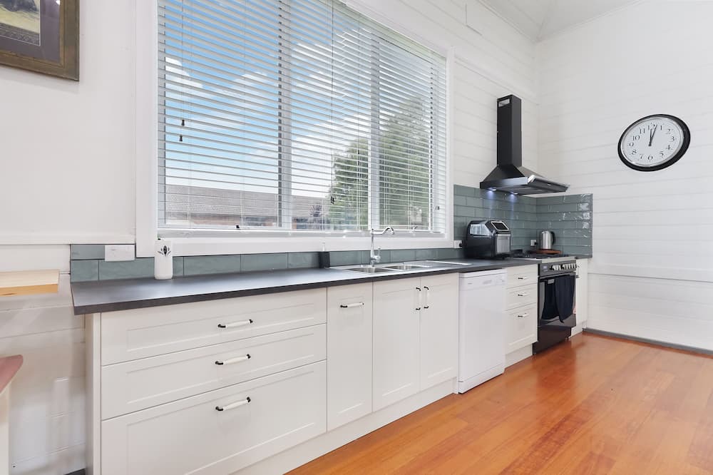 Allansford House | The "Old Guide Hall" - PET FRIENDLY