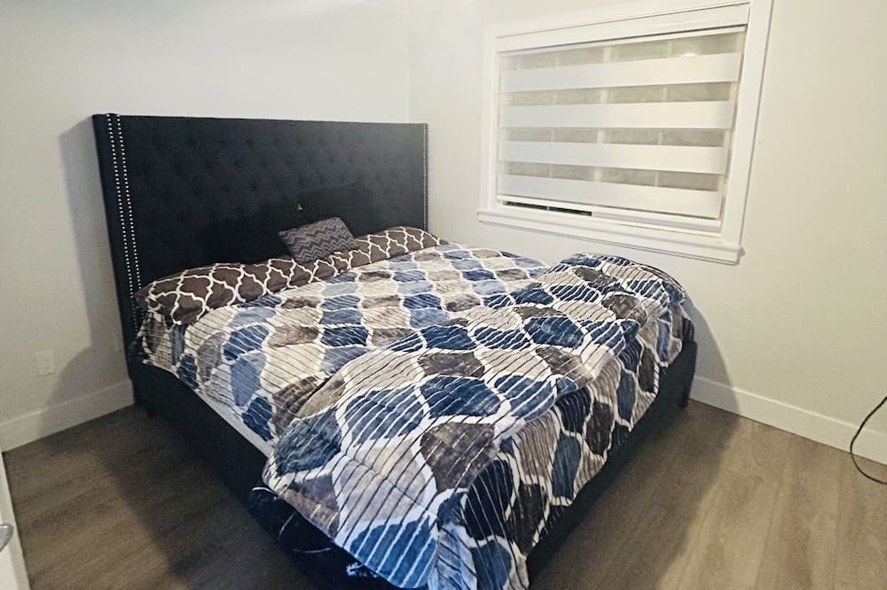 West Newton - Highway 10 House | Cozy house in quiet neighborhood 2 bedroom and one washroom, laundry in unit.