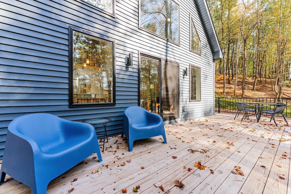 Alpine Lake Ski Chalet | New! Wintervue with Fireplace - Pet Friendly Home