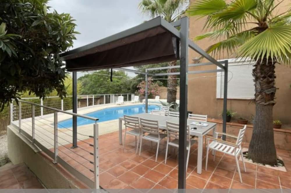 Aniane Villa | VILLA WITH SWIMMING POOL SURROUNDED BY CICADAS AND AT THE FOOT OF THE GARRIGUE