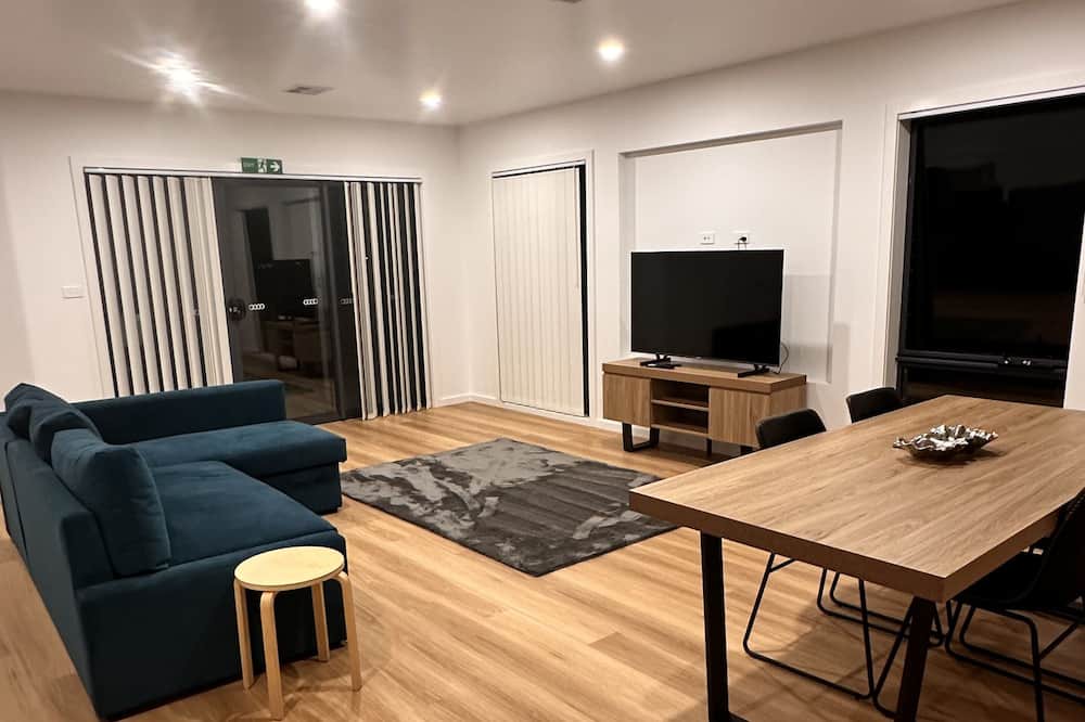 Australian Capital Territory House | A home to remember. Pet friendly home!