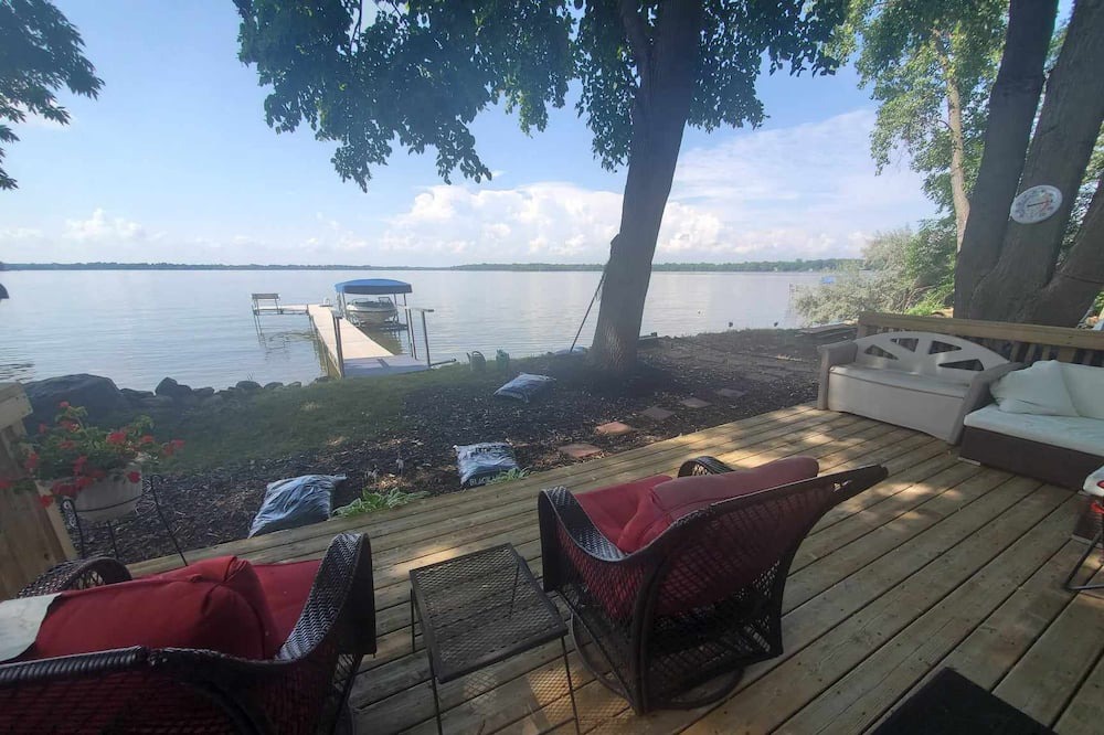 Chisago City Cabin | 40 Min from the cities, 4 ft from the shore! Sandy beach. Fish off the dock!