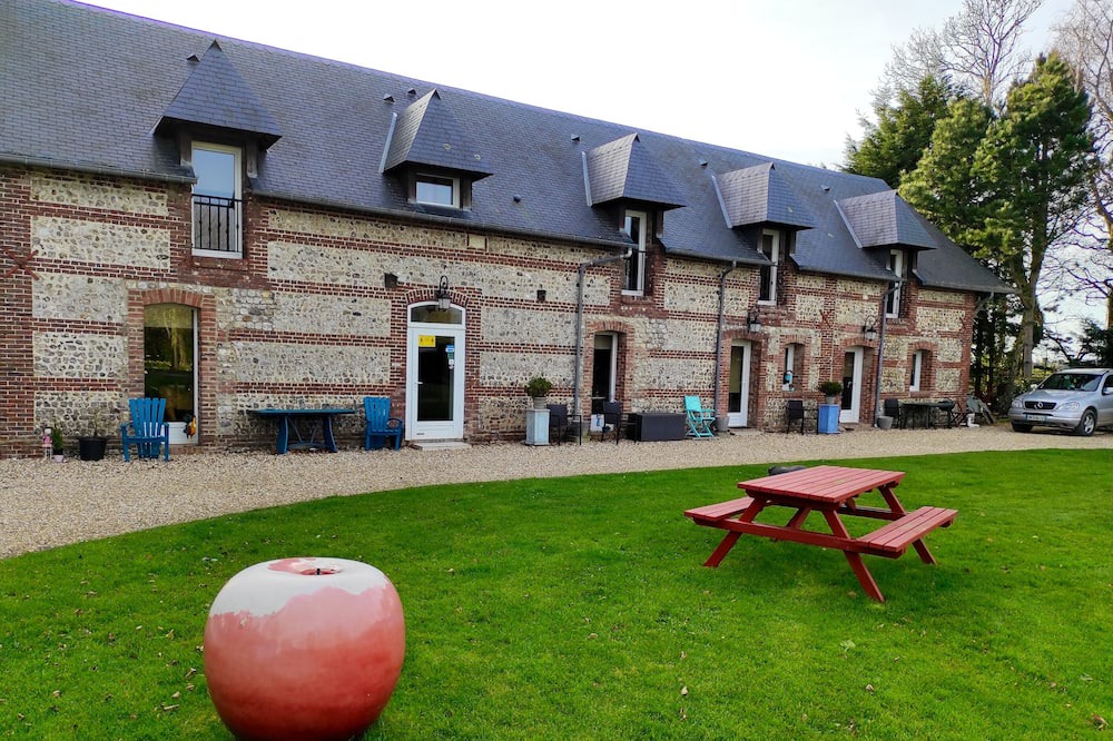 Saint-Leonard House | Homerez - Amazing house 1 km away from the beach for 9 ppl. at Saint-Léonard
