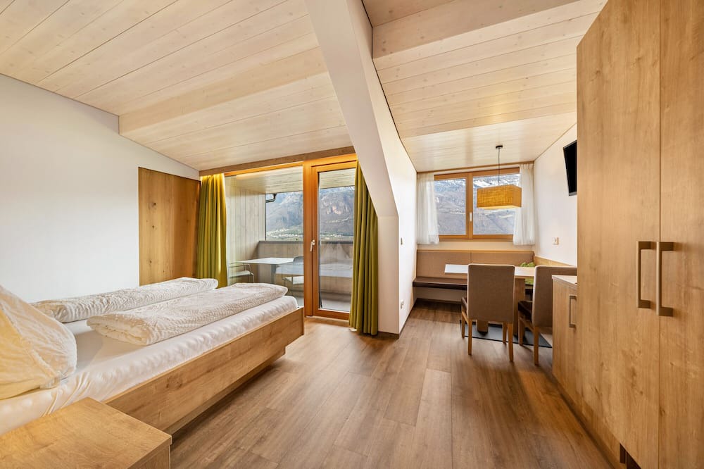 Terlano Apartment | Apartment 'Residence Egger Apt A' with Mountain View, Wi-Fi and Air Conditioning