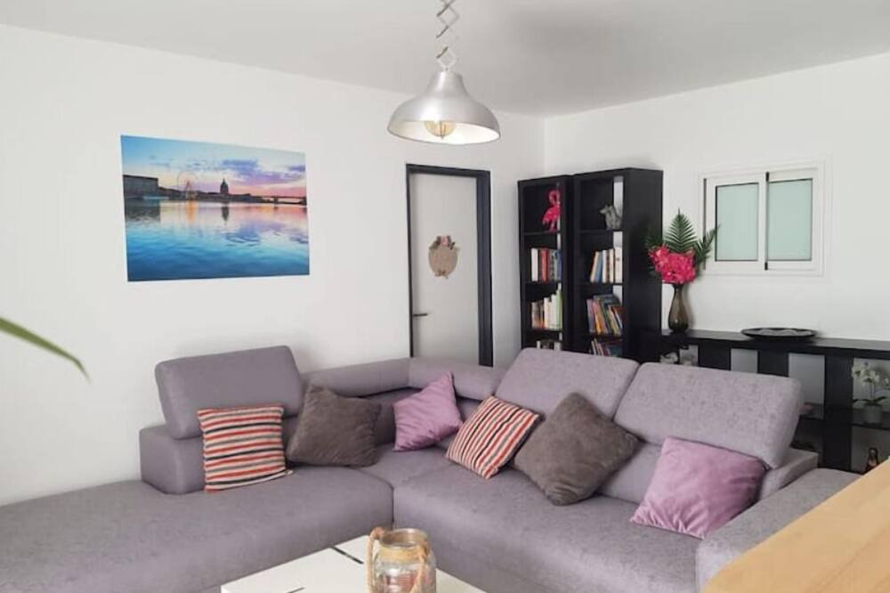 Toulouse Left Bank Apartment | Vrbo Property