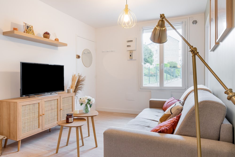 Clermont Apartment | L'écrin des Bois - Parking Public Gratuit, Wifi Haut Débit, Netflix