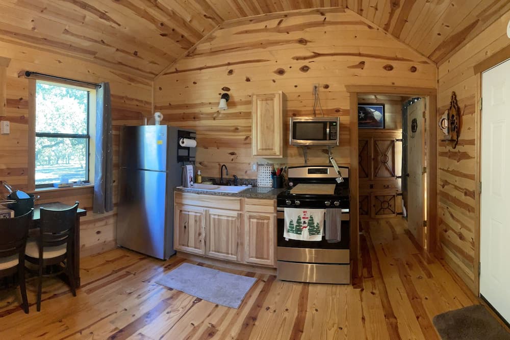 Johnson City Cabin | A “country” cabin setting in the middle of wine vineyards and Texas state parks!