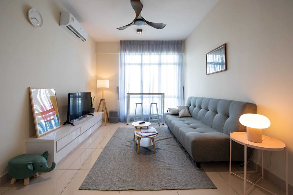 Taman Daya Apartment | Cozy & Modern 3BR Apt ARC at Austin, Free Parking