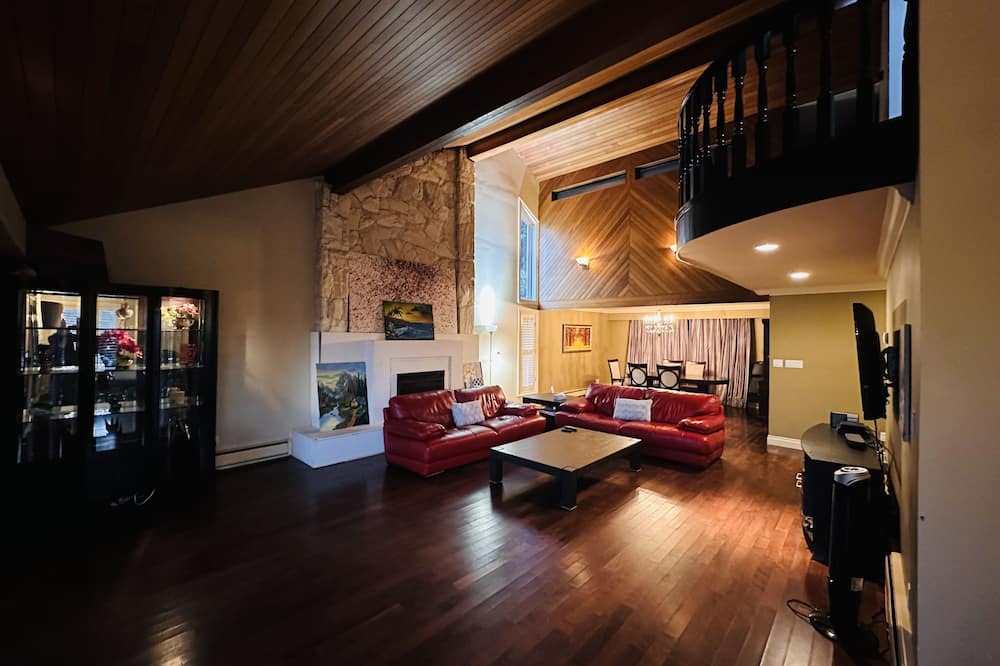 Shaughnessy House | Cosy House with Sauna in Central Vancouver