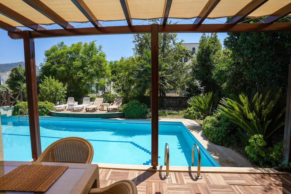 Dalyan City Center Villa | Villa w Pool and Balcony, 3 min to Dalyan River