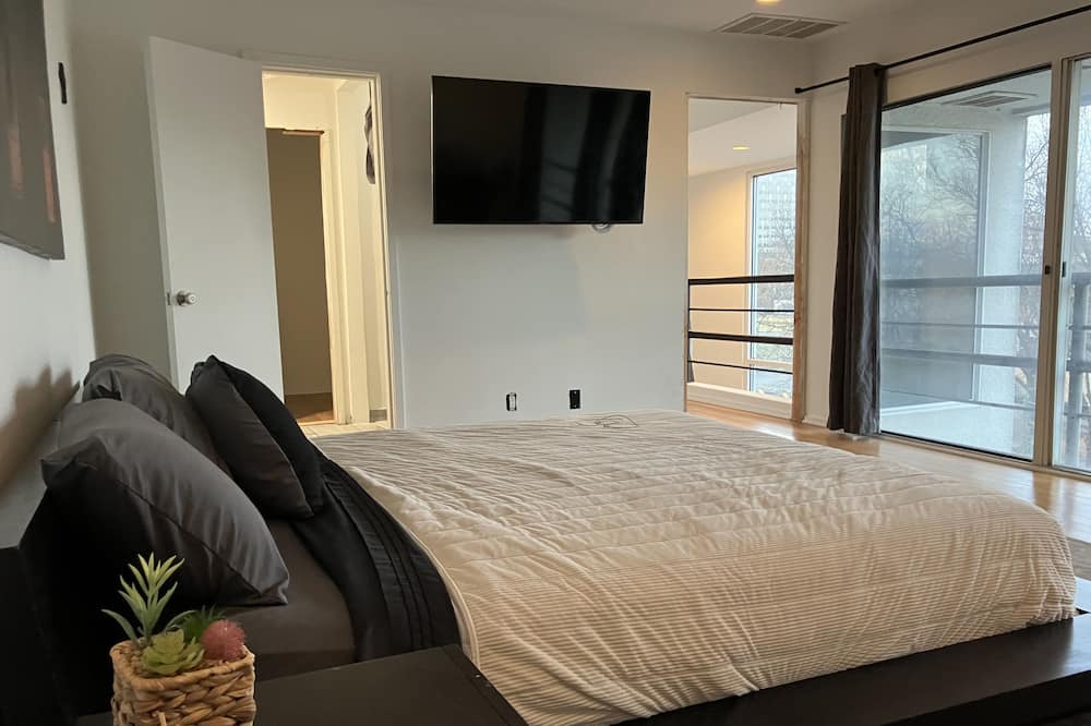 Maple Ridge North Condo | Downtown Tulsa Views