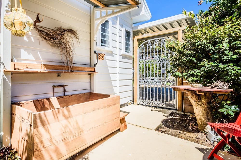 Pretty Beach Central Coast House | Venice Cottage - Pet Friendly