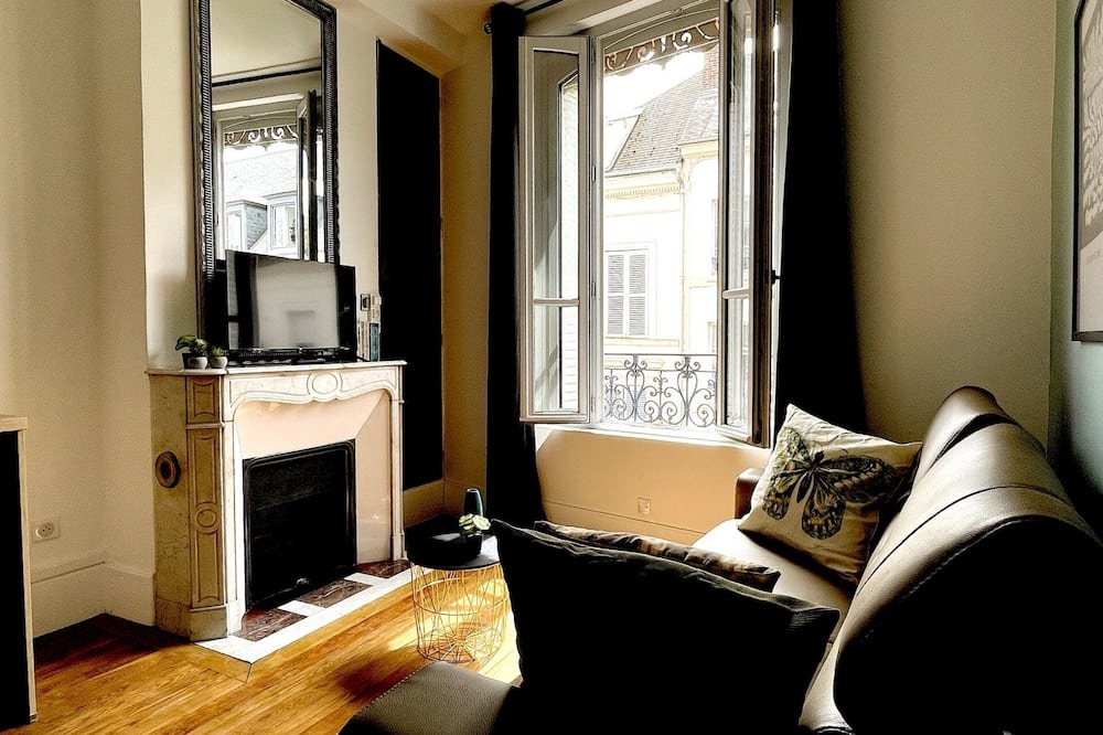 Dreux Apartment | Dreux #3 - Comfortable studio on main and pedestrian street