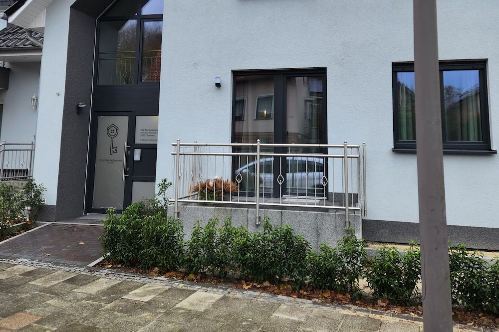 Schonebeck Apartment | Theferienwohnung Moderne 2 Zimmer Ferienwohnung in Einem Neubau