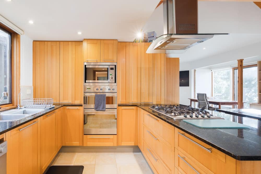 Tenby Point Cottage | Silverstone Cottage and Studio
