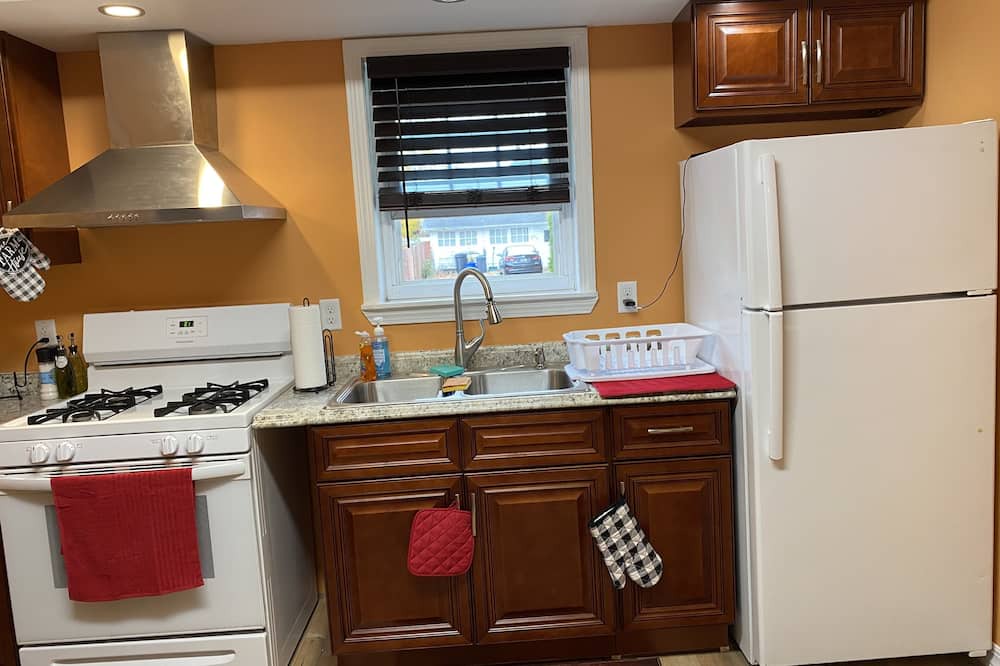 Elmira Apartment | Davis Two Bedroom Apartment