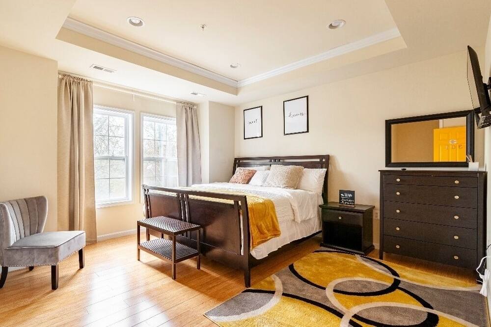 Fairmount Heights House | Luxurious & Cozy Room in Washington DC. Nice and quiet.