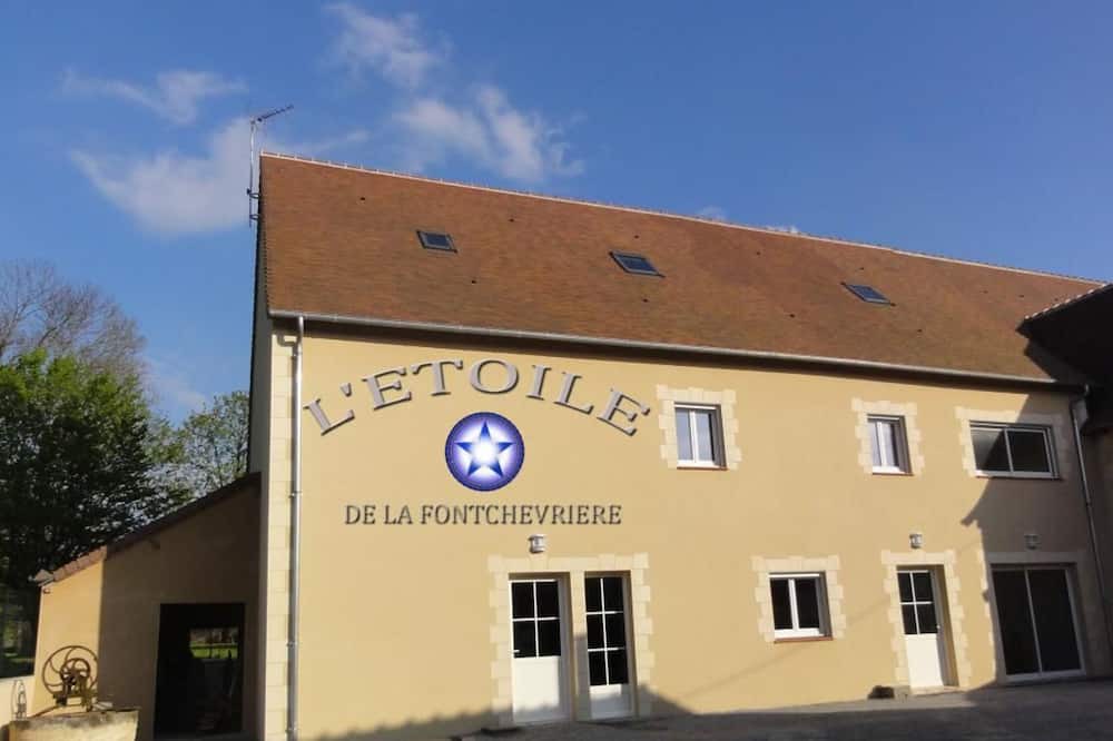 Neuvy-Saint-Sepulchre Bed & Breakfast | Guestroom Neuvy-Saint-Sépulchre, 3 bedrooms, 6 persons