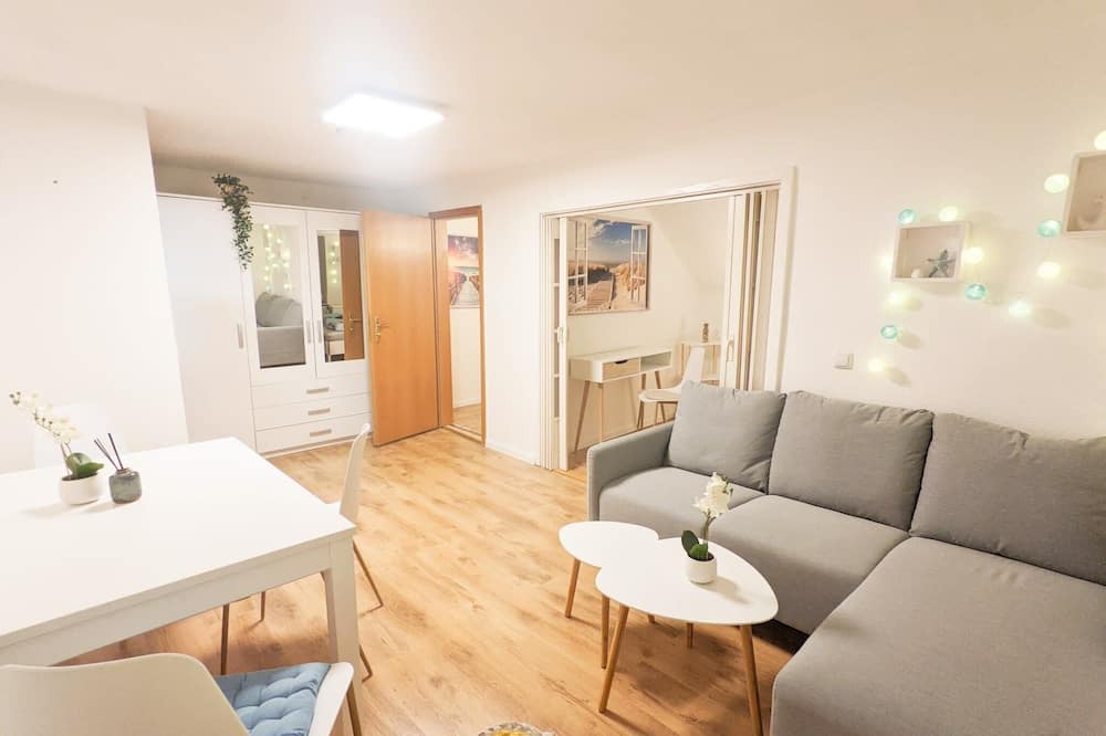 Sebnitz Apartment | Urlaubsidylle mit Pool&terrasse · H6
