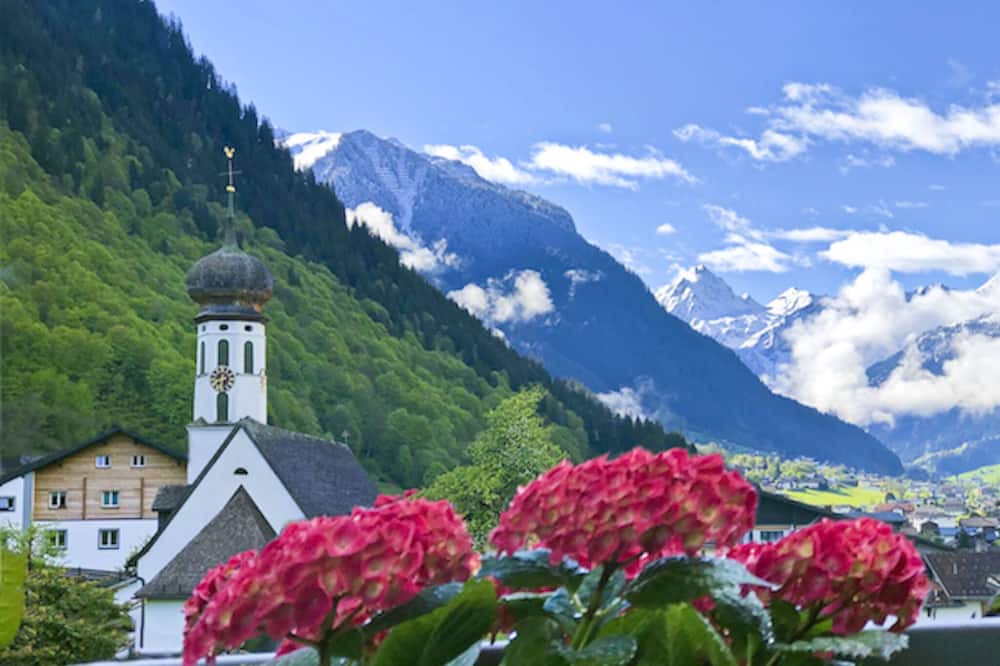 Sankt Gallenkirch Apartment | Beautiful apartment in Gortipohl with garden