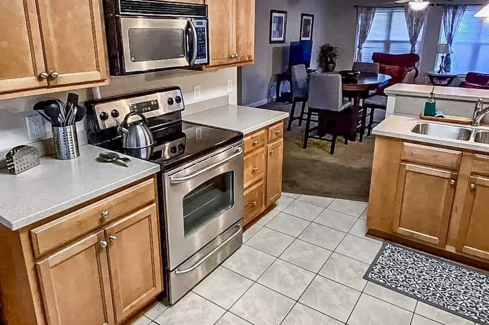 Aberdeen Condo | Condo overlooking Pinehurst #10 Course & only 4.8 miles from the 2024 US Open!