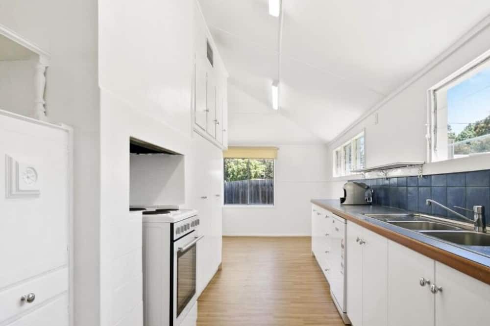 Cannons Creek House | Water front direct water access