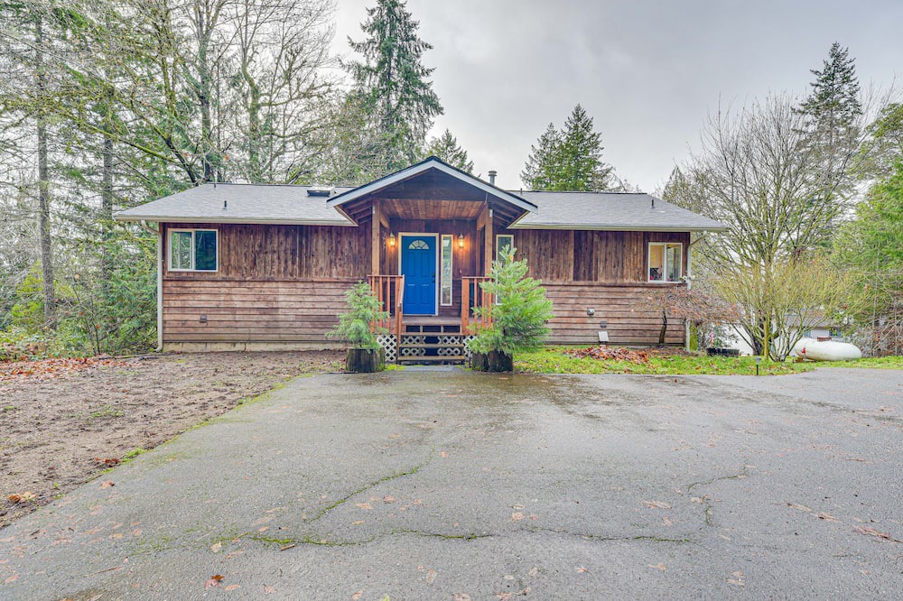 Agate House | Serene Shelton Home - Puget Sound Access!