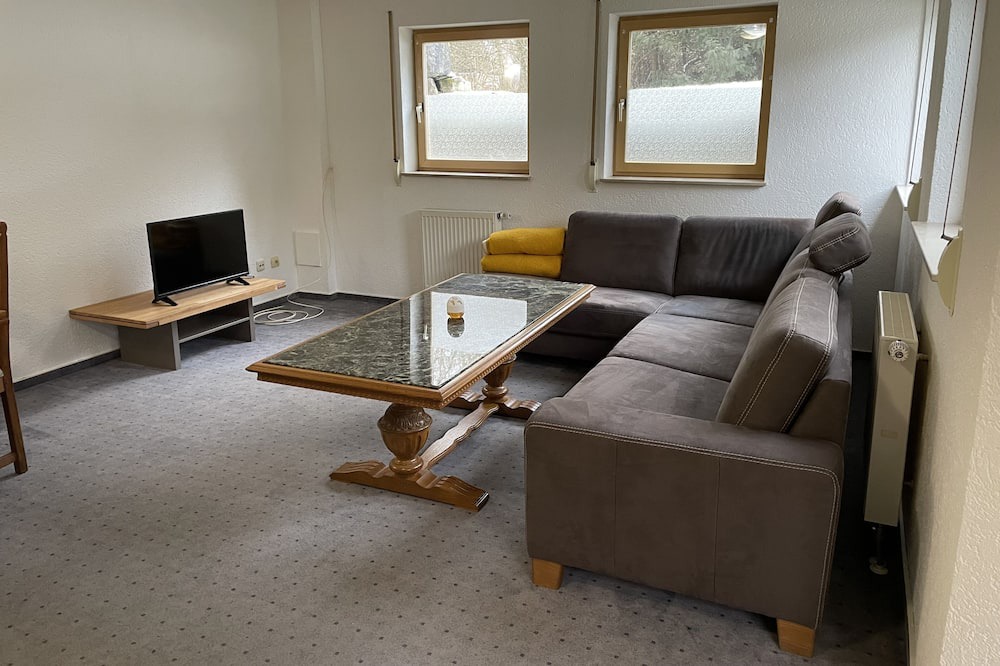 Gammertingen Apartment | Helle Einliegerwohnung mit Tollem Garten. 2-5 Minuten Fußweg zum Einkaufen